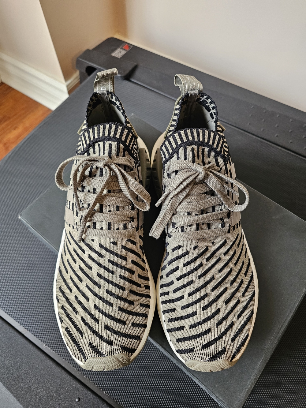 Adidas NMD R2 Primeknit - Picture 7 of 9